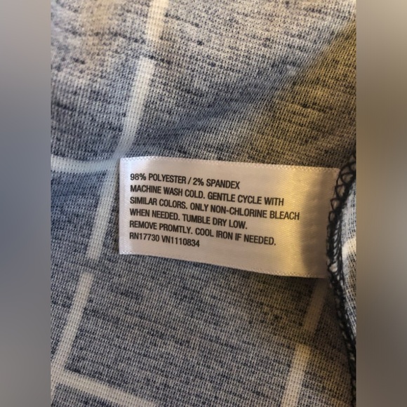 ☑️Checkered Mini Skirt  (Size XS) - Picture 4 of 4